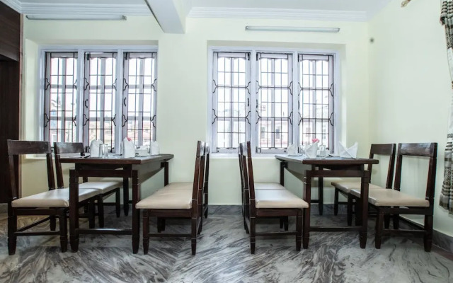 OYO 375 Chef House Resort