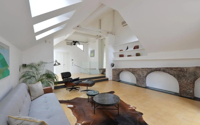 Eclectic Loft Royal Way