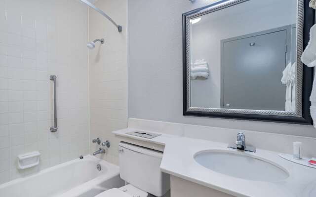Days Inn by Wyndham Cambridge