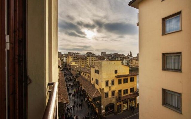 Ponte Vecchio Exclusive Flat