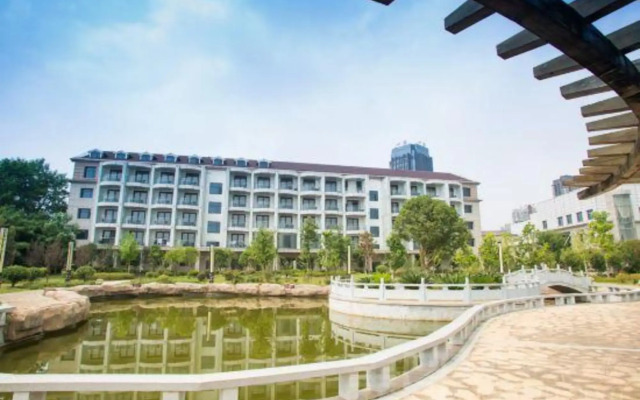 Sunshine Beach Holiday Hotel