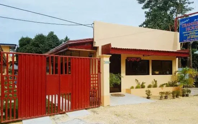 RedDoorz @ Shandy's Transient House Palompon