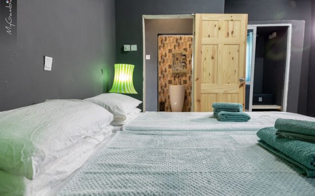 Seaview 1-bed Suite on Cape Point Beach, Bakau - Bojang River Lodge