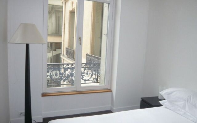 Bridgestreet Deluxe Residence Apartments