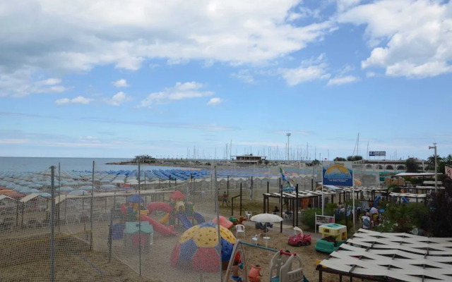 Cottage in Montefiore Near Forest and Beach