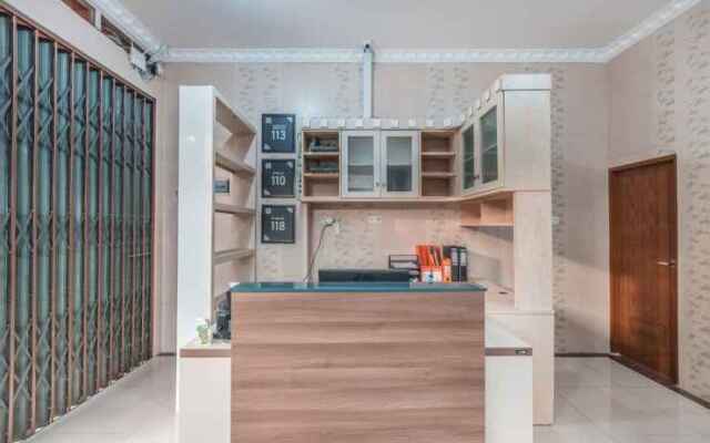 Oyo Life 1471 Himka Kost