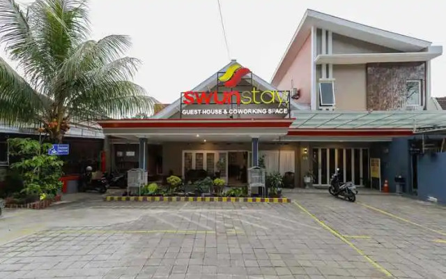 RedDoorz Plus @ Swun Stay Raya Langsep