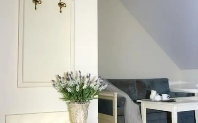 Villa Estera - Hotel & Restauracja