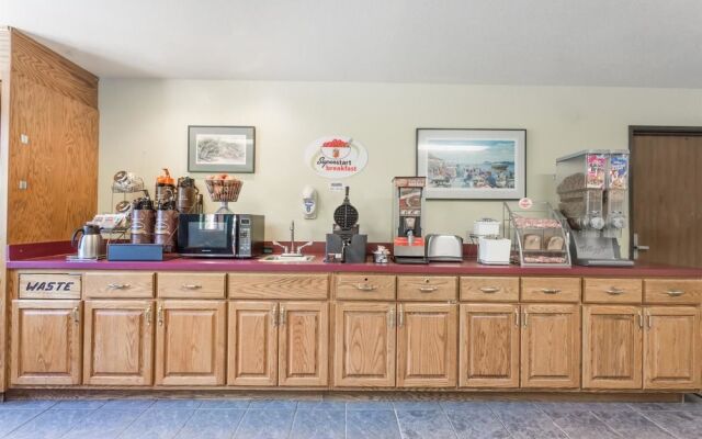 Super 8 Prince Frederick