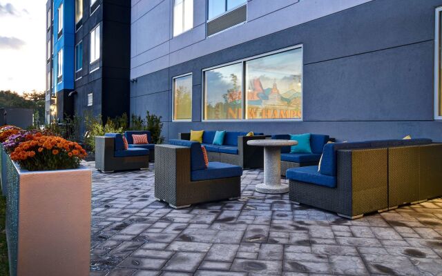 Tru by Hilton Concord