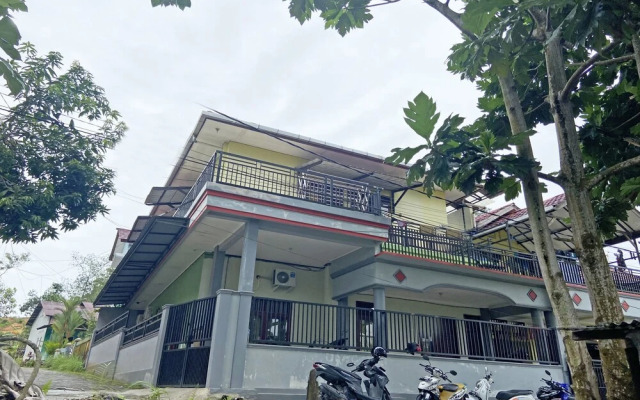 SPOT ON 92037 Jokotole 2 Homestay