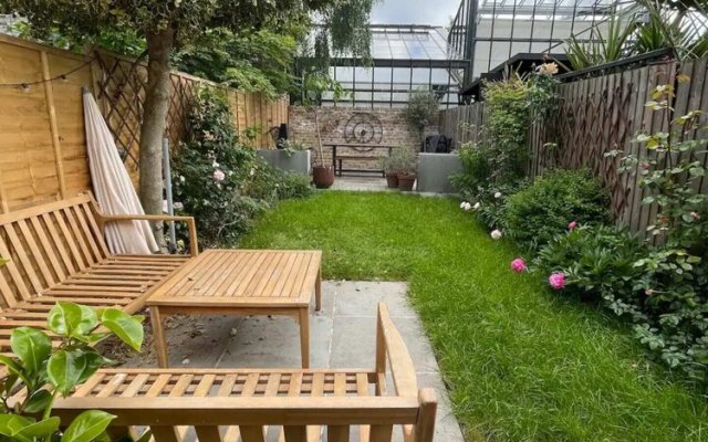 Incredible & Quirky 2BD Home With Garden - Hackney
