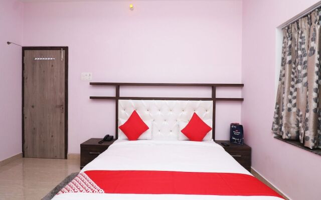 OYO 23416 Maharaja Hotel