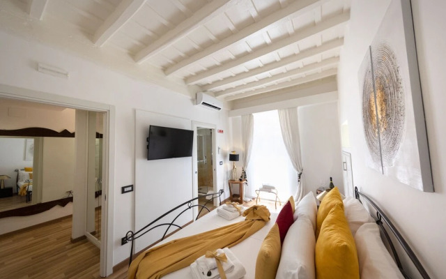 Barcaccia Luxury Suites