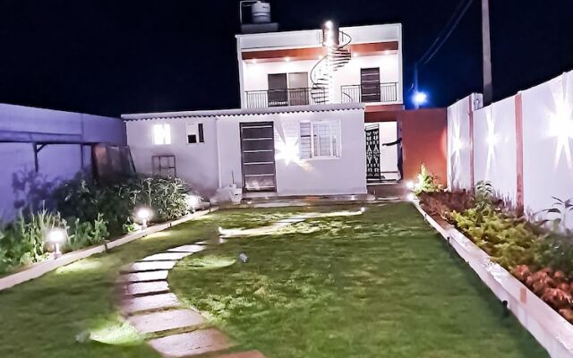 Roomshala 135 Paradise Villa Banglore