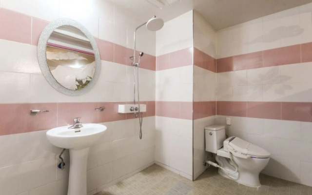 Busan Hwanggeum Drive-in Motel