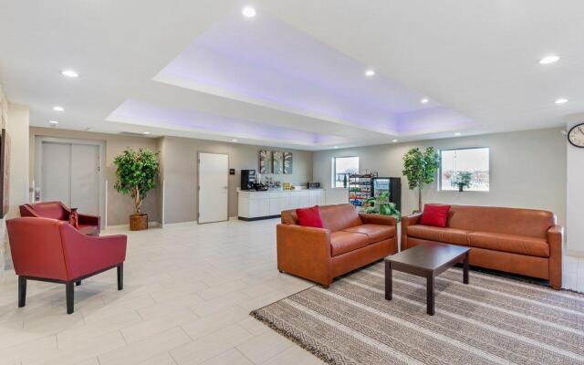 Red Roof Inn Hutchins