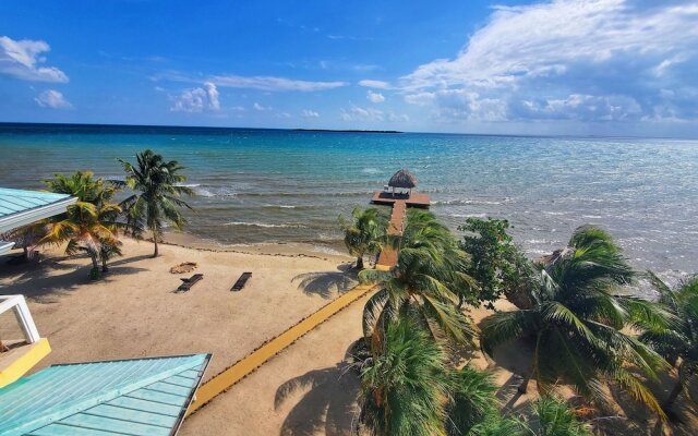 Lucky Duck Villa - Private Beach Escape