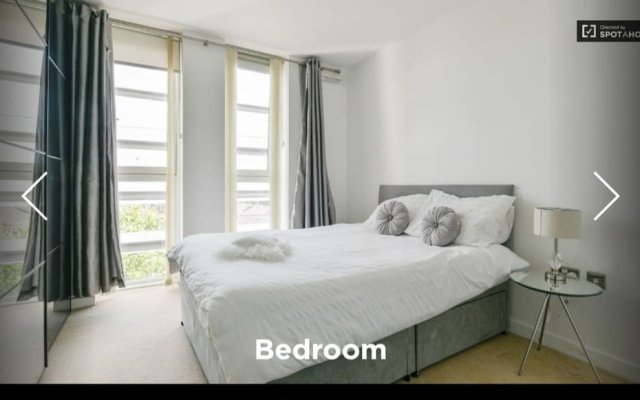 Lux 1-bed Apt. With Balcony
