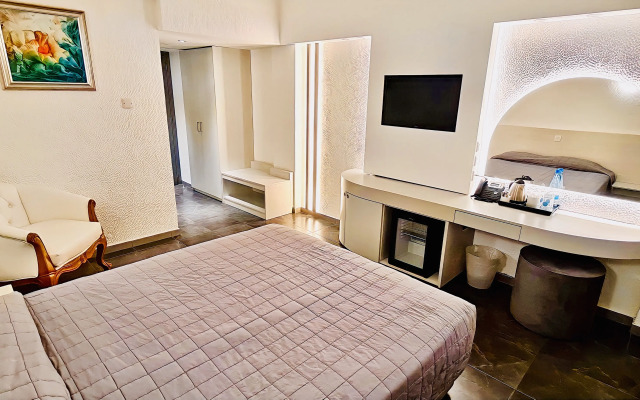 Sveltos Hotel