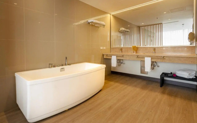 Liv Hotel Zona G