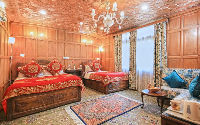 Kolu Group Of Houseboats