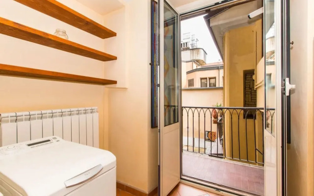 Porta Nuova Central Flat with Balcony