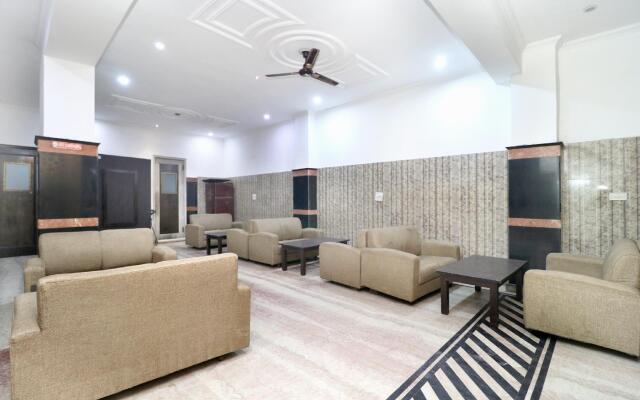 OYO 24878 Hotel Aicon Palace