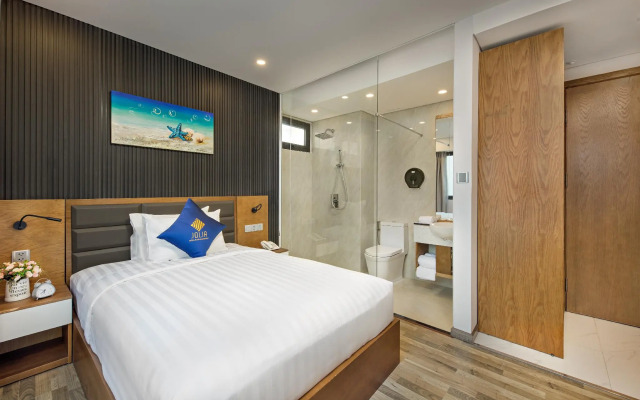 Jolia Hotel Danang Beach