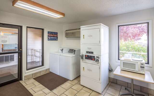 Motel 6 Clarkston, WA