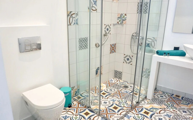 Lux Central Apt in Athens