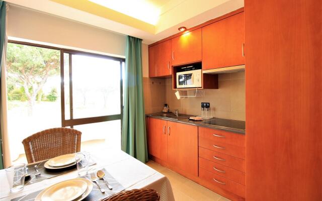 Vilamoura Cosy 3 With Pool by Homing