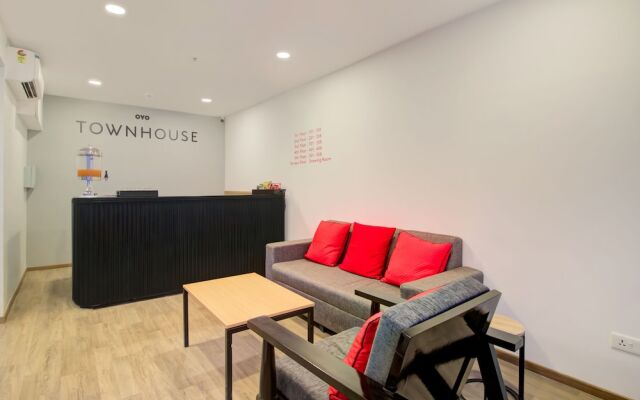 OYO Townhouse 177 Balewadi