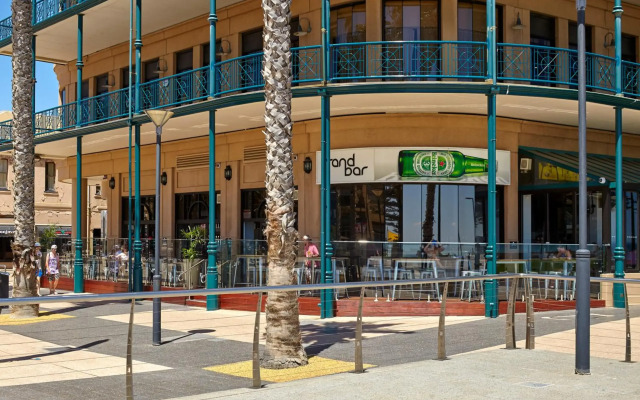 Stamford Grand Adelaide