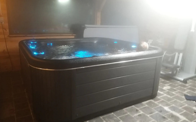 Very spacious house with sauna, spa and countryside views