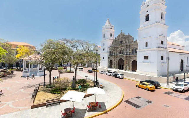 The Plaza Catedral Views by Acomodo Casco Viejo