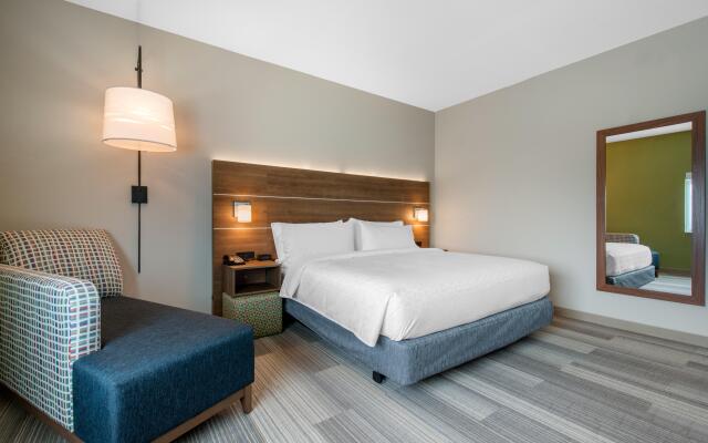 Holiday Inn Express & Suites Alachua - Gainesville Area by IHG