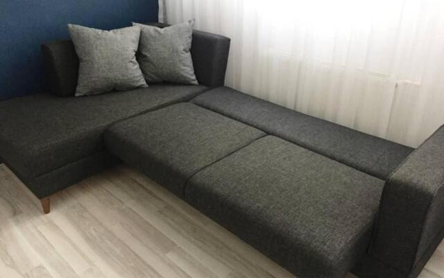Small Istanbul Apartment Semi basement floor