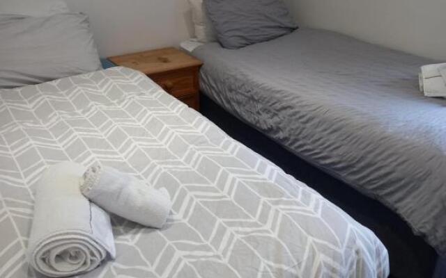 Modern Apartment with Roof Garden Close to City Centre