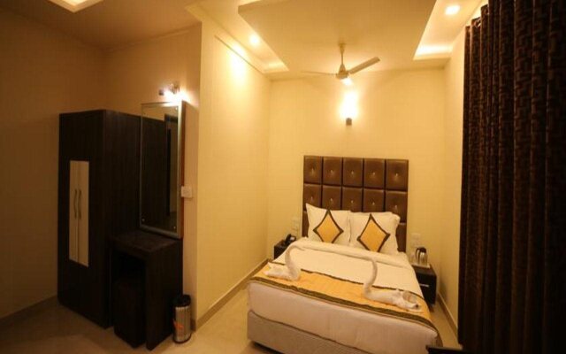 Royal Rosette Lake View Boutique Hotel