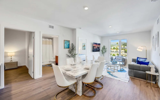 Luxury 3BR Hollywood Sign View by Oneluxstay