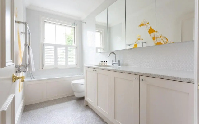 Warwick Gardens II by onefinestay
