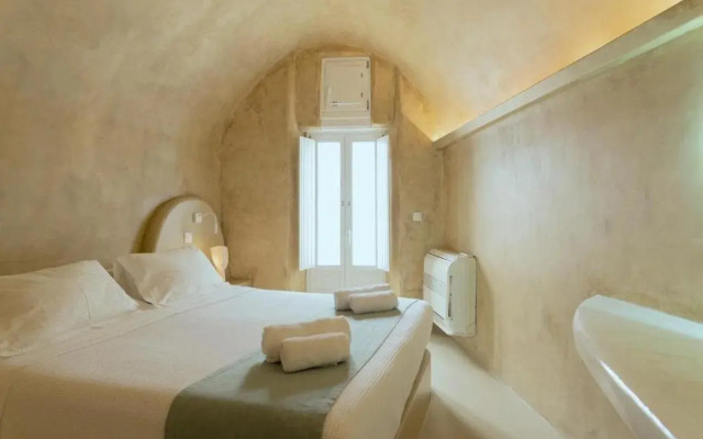 Oia Mansion