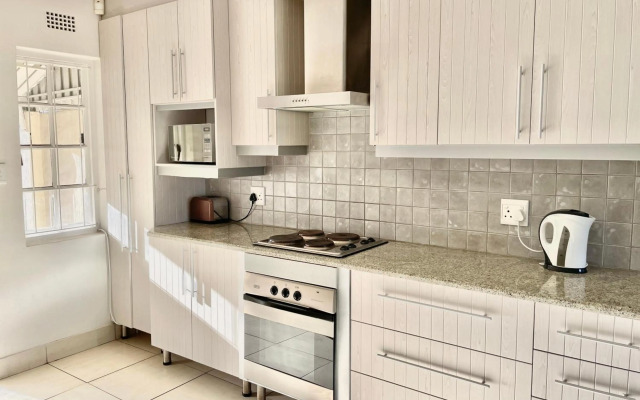 8 Settler Sands Beachfront Accommodation Sea View