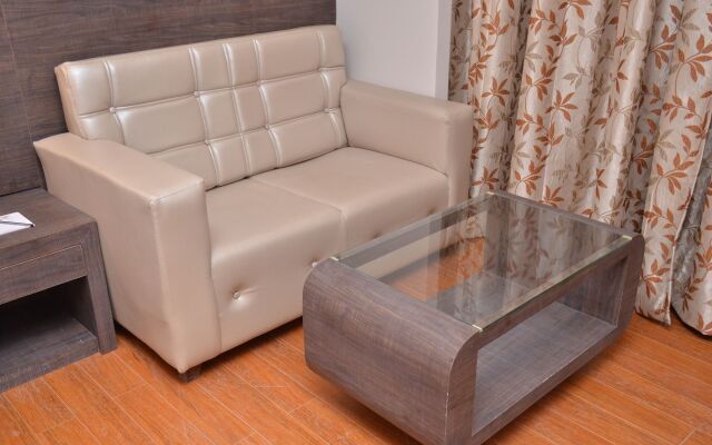 Hotel Mansha Regency