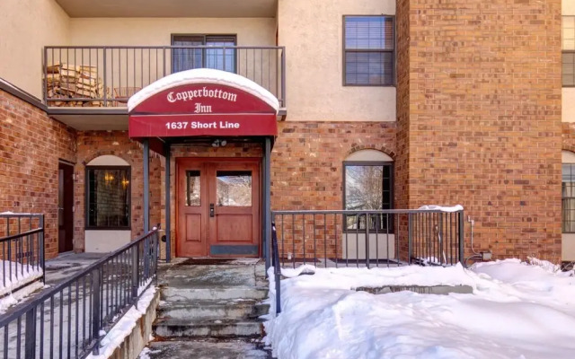 K B M Resorts- Cbi-307 Upgraded 1bd, Wood Fireplace, Full Kitchen, Wifi, Walk to Slopes!