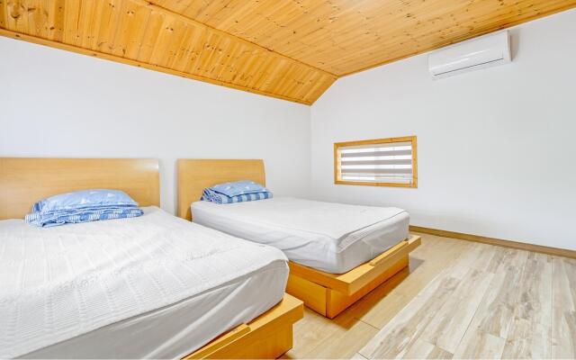 Gangneung Hayanwood Pension