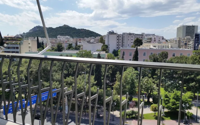 Luxurious 4 Bdrm 3Bath Apt 1- Athens
