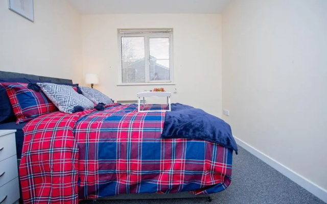 Beautiful two Bedrooms Ensuite Apartment