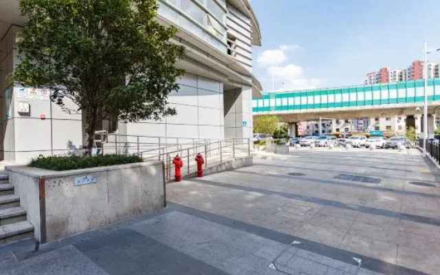 Xiaotu Loft giant screen cinema theme apartment